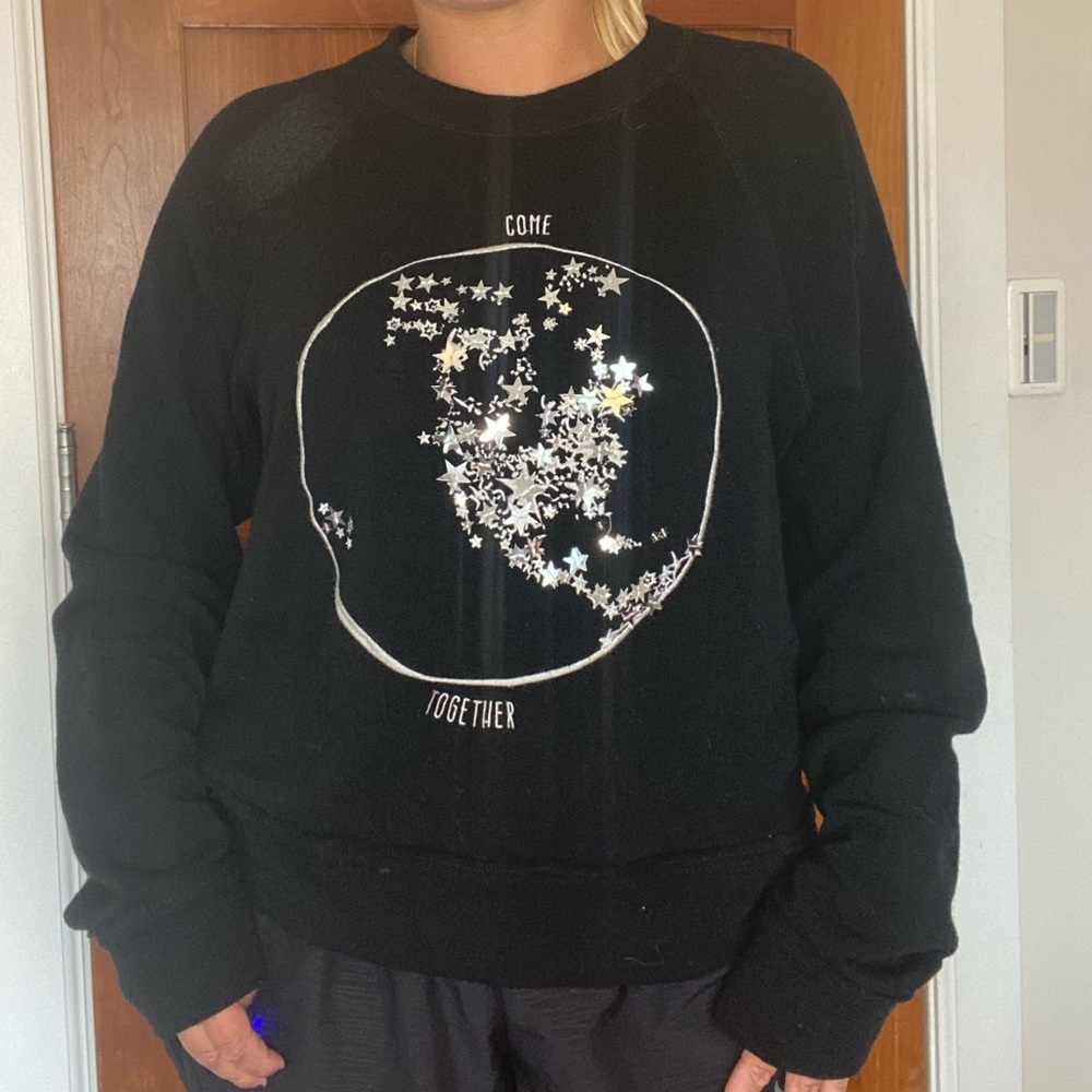 Soft and cute free people crewneck